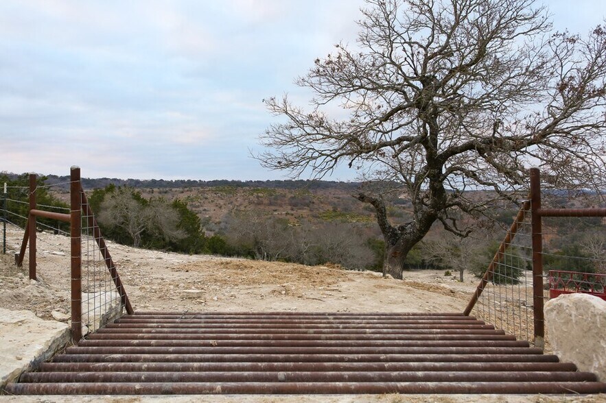 More Photos Of 217 Saddle Wood Trl, Comfort Land For Sale