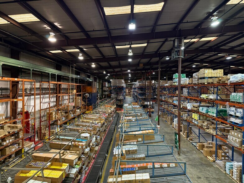 More Photos Of 326 S Marble St, Rockmart Distribution For Sale