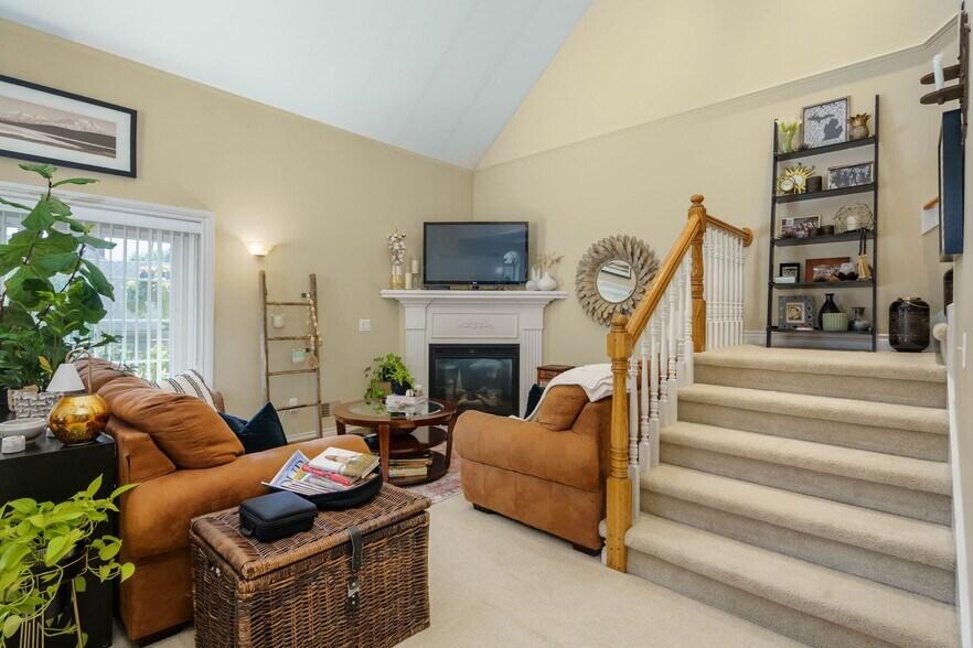 More Photos Of 206 E Liberty St, Milford Office For Sale