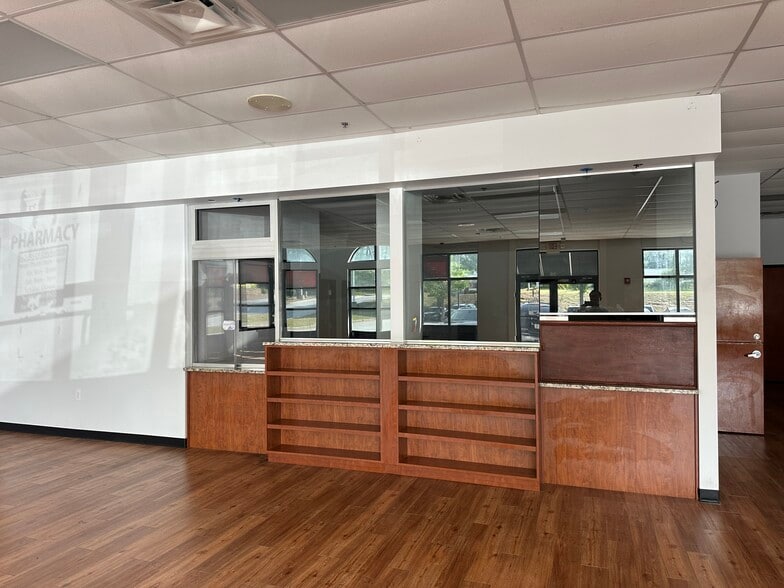 More Photos Of 4470 Satellite Blvd, Duluth Freestanding For Lease