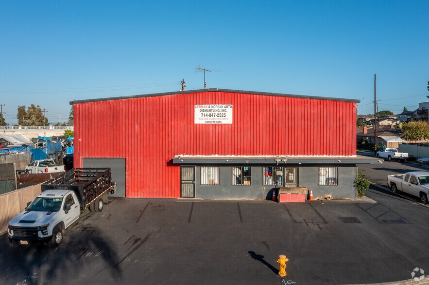 7671 Liberty Dr, Huntington Beach, CA 92647 Warehouse For Sale