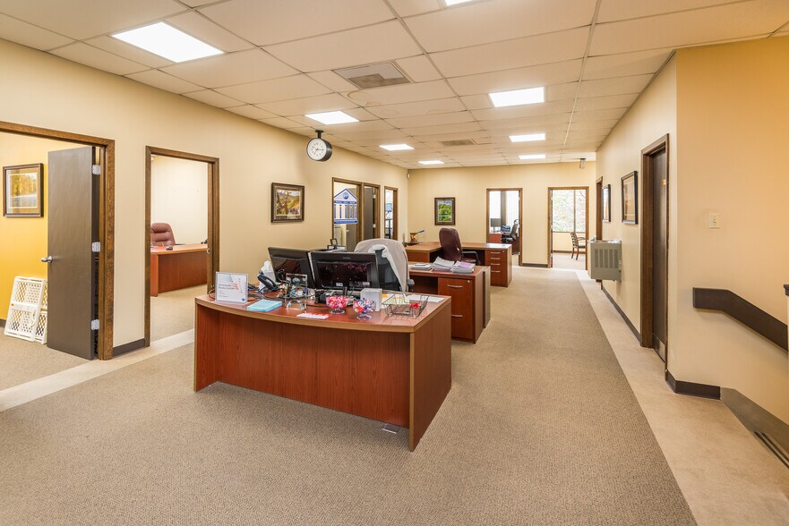 More Photos Of 1423 Randy Ln, Jefferson City Office For Sale