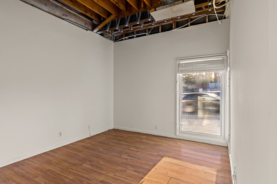 More Photos Of 2951-2953 Lincoln Blvd, Santa Monica Loft Creative Space For Sale