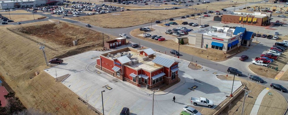 More Photos Of 1084 E State Highway 152, Mustang Fast Food For Lease