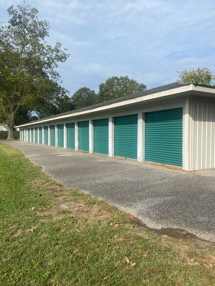 More Photos Of 192 S Wren Ln, Robertsdale Self Storage For Sale