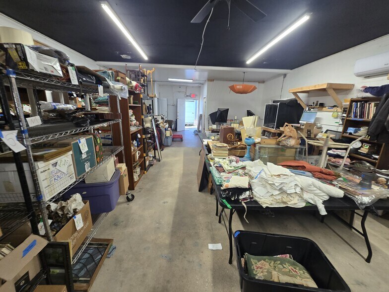 More Photos Of 726 1st Ave W, Hendersonville General Retail For Sale