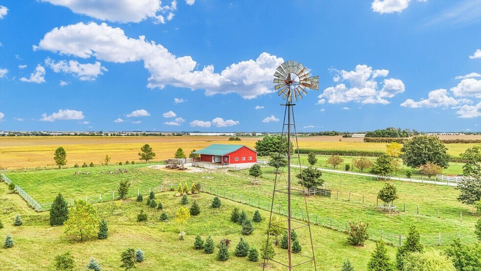 More Photos Of 1356 County Road 2900 N, Rantoul Specialty For Sale