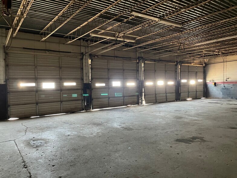More Photos Of 1804 5th Ave S, Jasper Flex For Lease