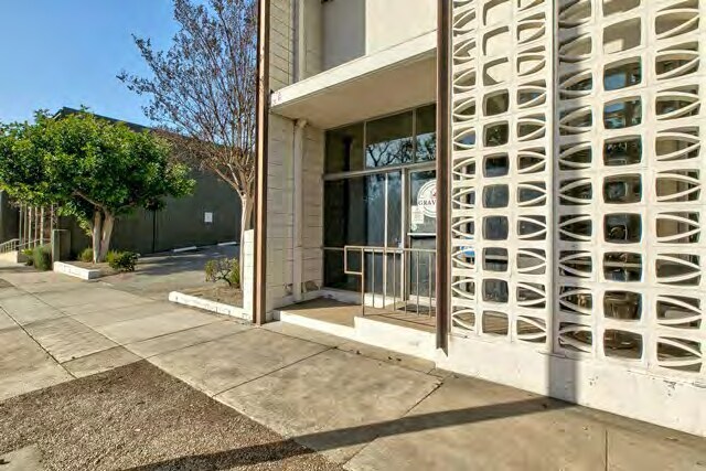 More Photos Of 1461 E Chevy Chase Dr, Glendale Office For Sale