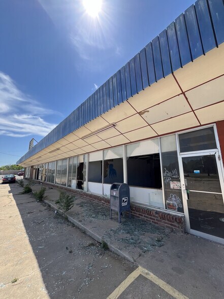 More Photos Of 6512-6528 N Peoria Ave, Tulsa General Retail For Sale