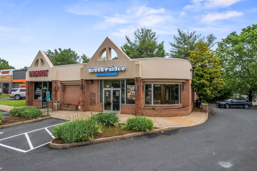 More Photos Of 322-323 W Lee Hwy, Warrenton Freestanding For Lease