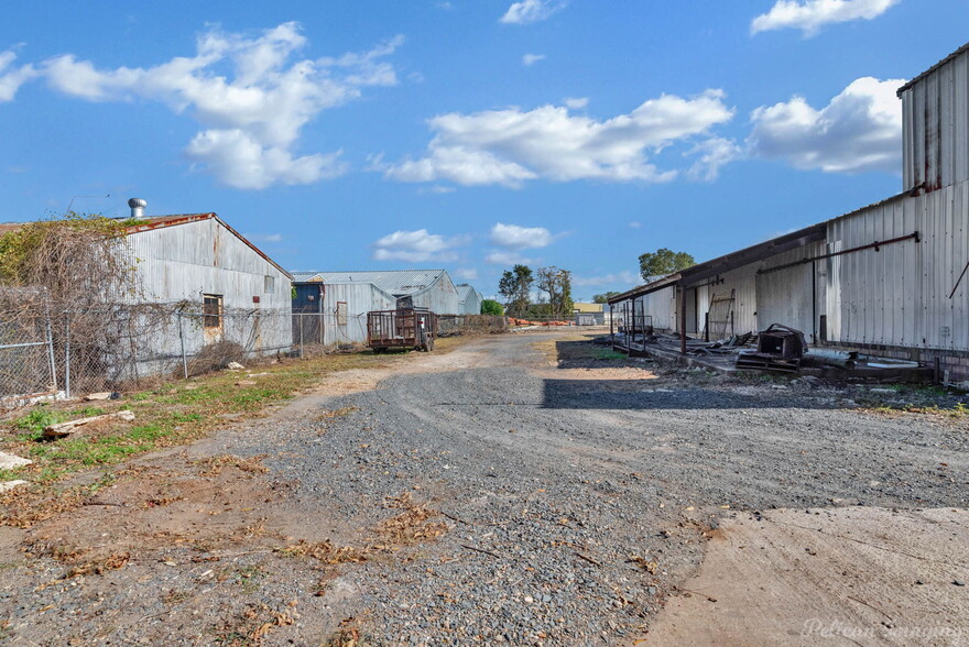 More Photos Of 250 Montgomery St, Shreveport Warehouse For Sale