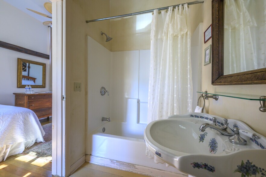 More Photos Of 518 Main St, Great Barrington Hospitality For Sale