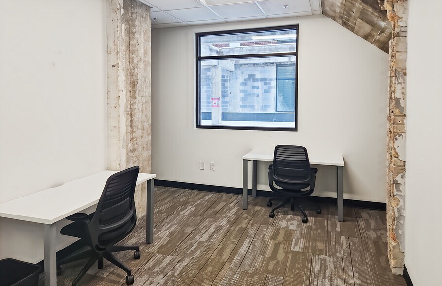 More Photos Of 540 N Broadway, Green Bay Coworking Space
