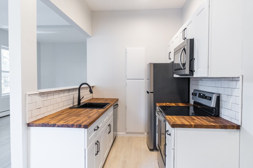 More Photos Of 140-144 Union St, Poughkeepsie Apartments For Sale