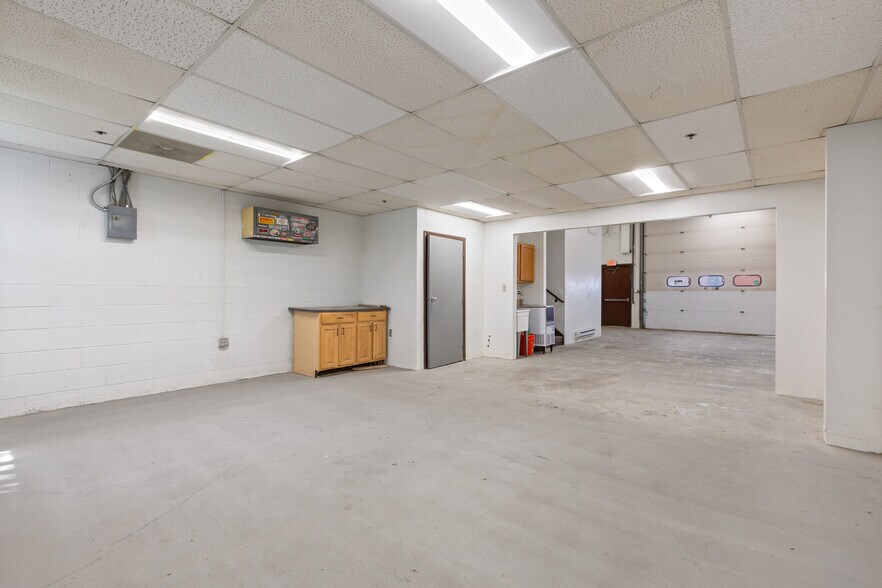 More Photos Of 7881 Beechcraft Ave, Gaithersburg Industrial For Sale