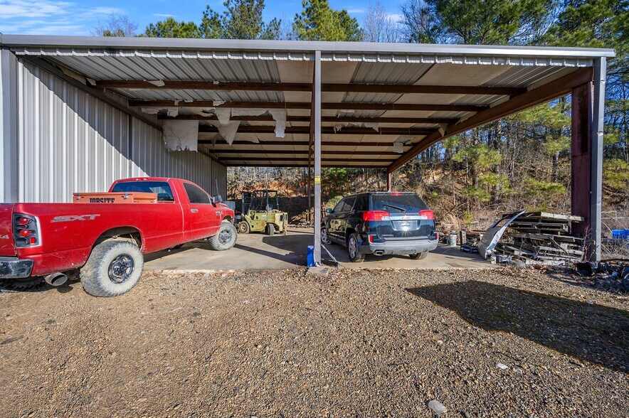 More Photos Of 1277 E Martin Luther King Dr, Broken Bow Office For Sale