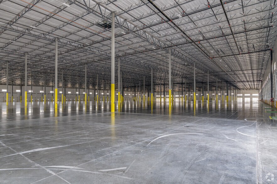 More Photos Of NWC Indian School Rd & W Minnezona Ave, Goodyear Unknown For Lease