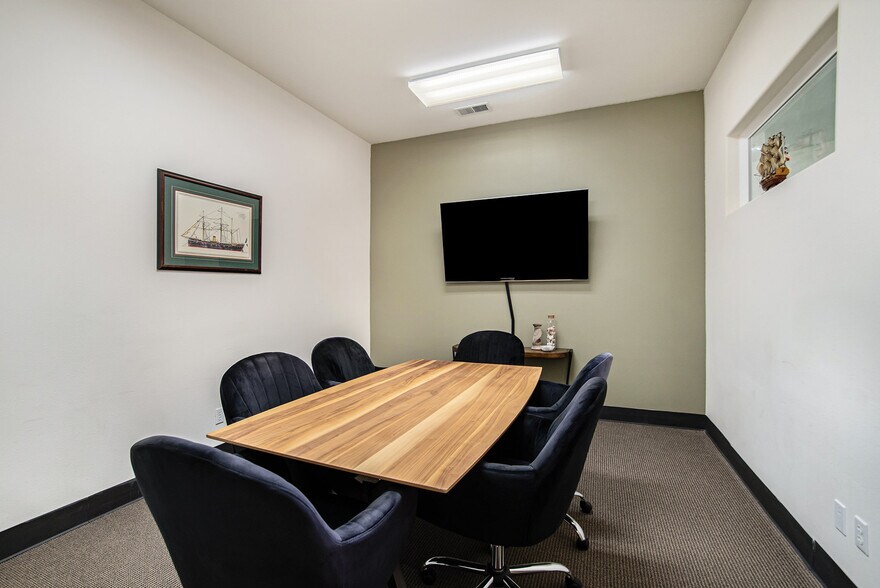 More Photos Of 10390 W Bradford Rd, Littleton Office Residential For Sale