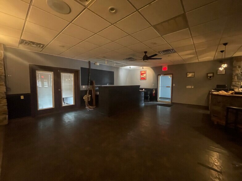 More Photos Of 11979 William Penn Hwy, Huntingdon Hotel For Sale