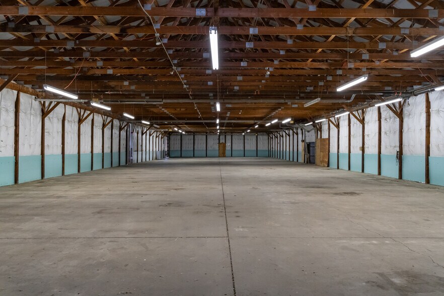 More Photos Of 1575 Lake St, Elmira Manufacturing For Lease