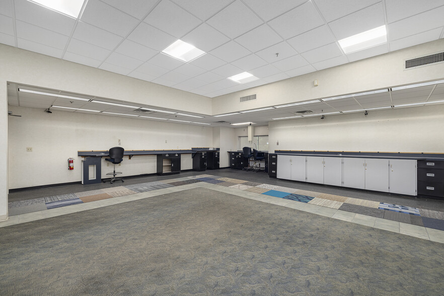 More Photos Of 999 S Broadway, East Providence Medical For Lease