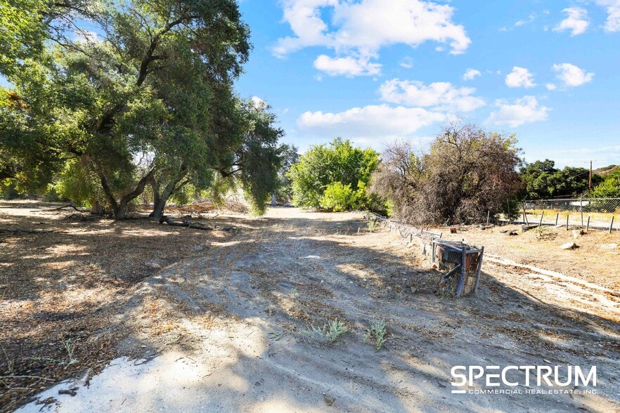 More Photos Of 23642 Pine St, Santa Clarita Land For Sale