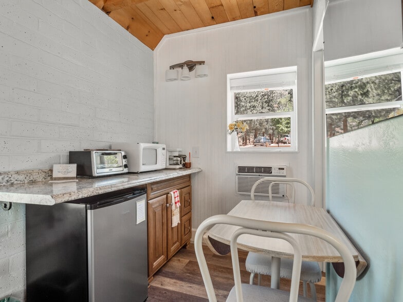 More Photos Of 106705 US Highway 395, Coleville Hotel For Sale