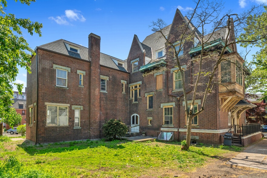 More Photos Of 51 Trumbull St, New Haven Office For Sale