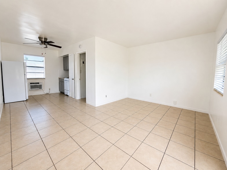 More Photos Of 1730-1734 Fletcher St, Hollywood Apartments For Sale