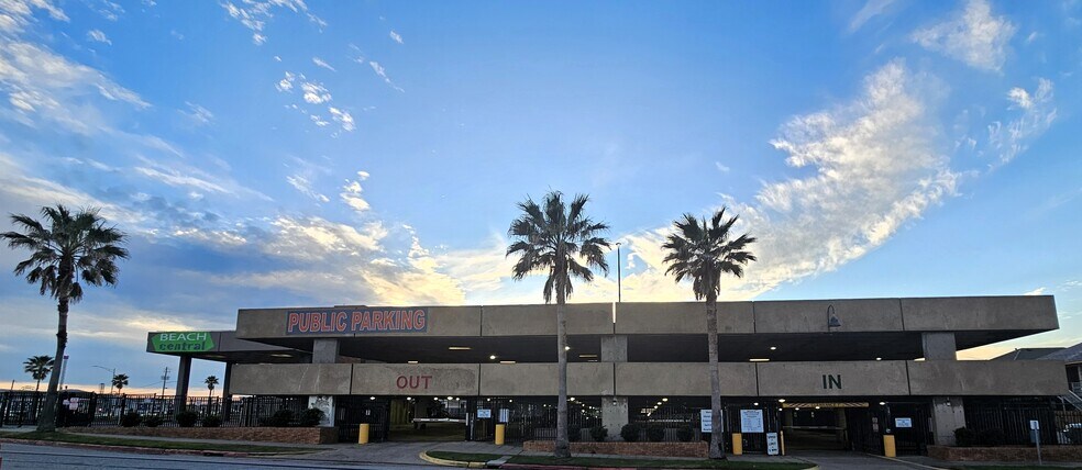 More Photos Of 2102 Seawall Blvd, Galveston Land For Sale