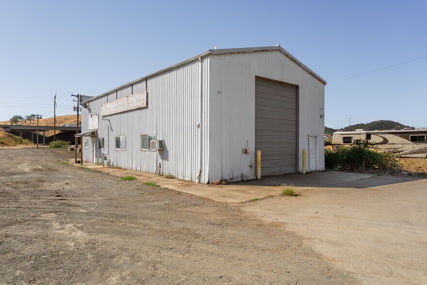 More Photos Of 180 Weyerhaeuser Dr N, Roseburg Warehouse For Sale