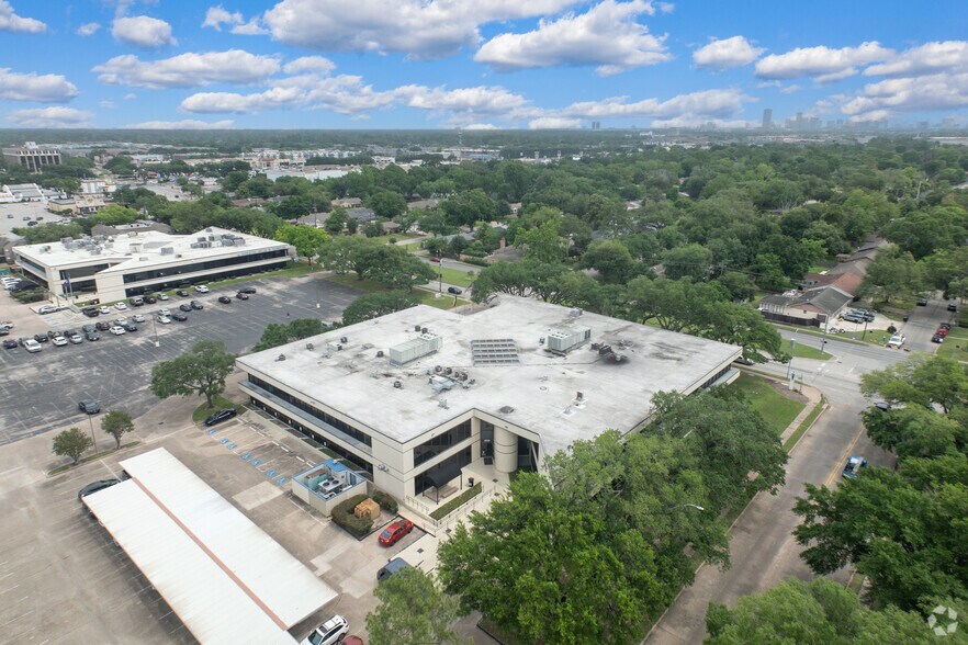 More Photos Of 3030 S Gessner Rd, Houston Medical For Lease