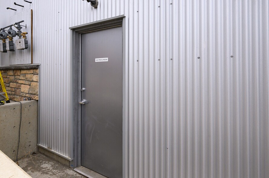 More Photos Of 240 Larkspur St, Kamloops Industrial For Sale