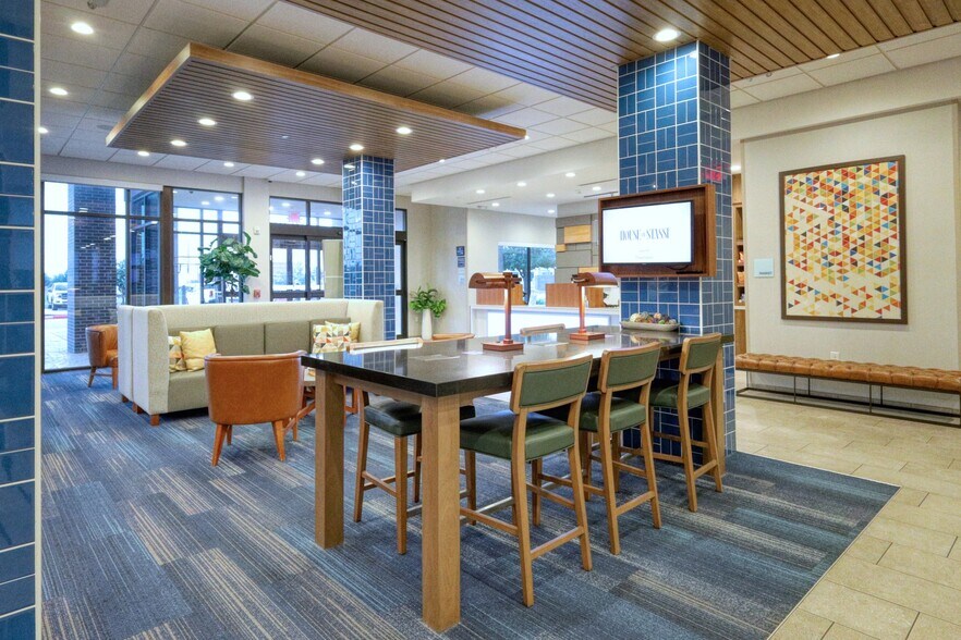 More Photos Of 21606 Spring Plaza Dr, Spring Hotel For Sale