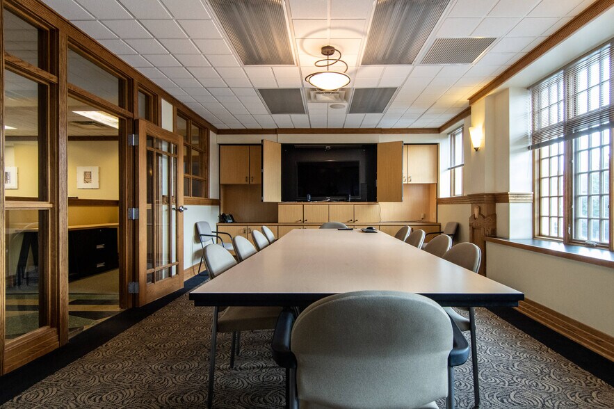 More Photos Of 427 Delaware, Buffalo Office For Sale