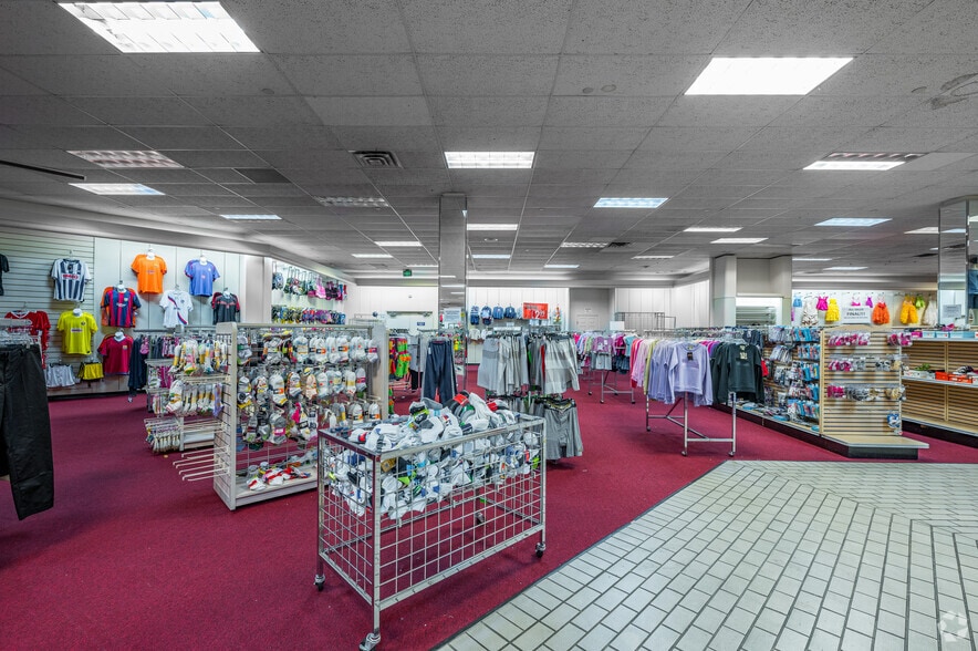 More Photos Of 3602 W Airport Fwy, Irving Department Store For Sale