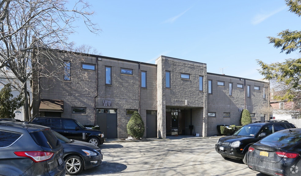 More Photos Of 475 Main St, Farmingdale Medical For Lease