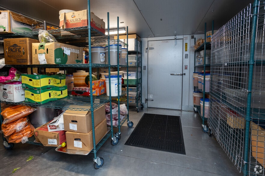 More Photos Of 1060 E Colorado Blvd, Pasadena Storefront For Lease