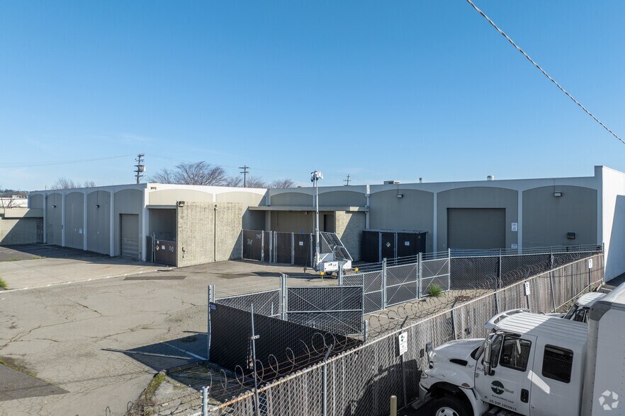 More Photos Of 14333 Wicks Blvd, San Leandro Warehouse For Sale
