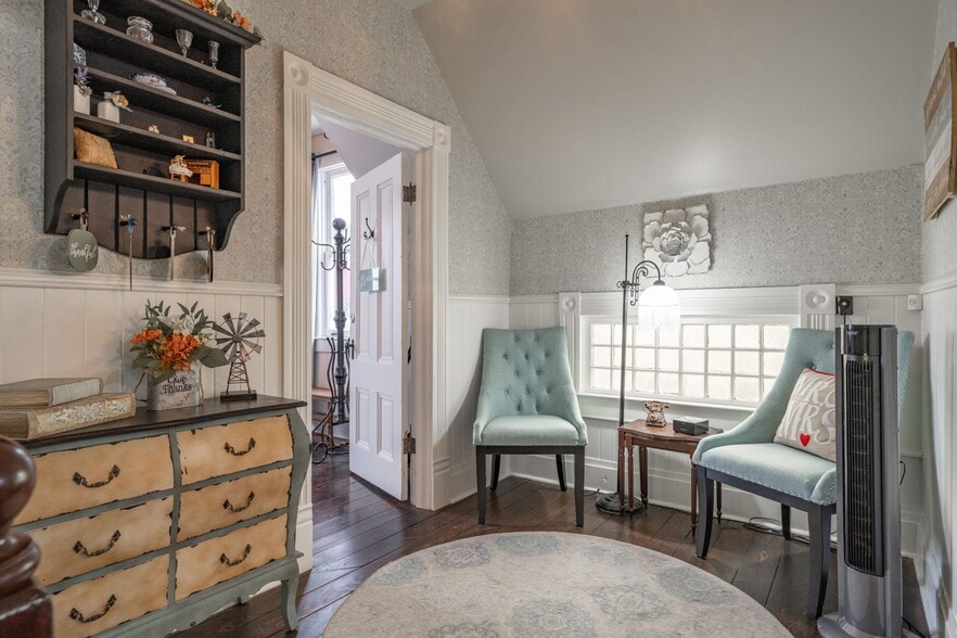 More Photos Of 2516 Willow Creek Rd, Prescott Freestanding For Sale