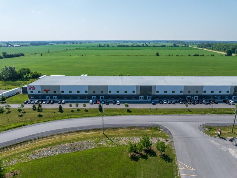 More Photos Of 379B Corduroy Rd, Ottawa Warehouse For Lease