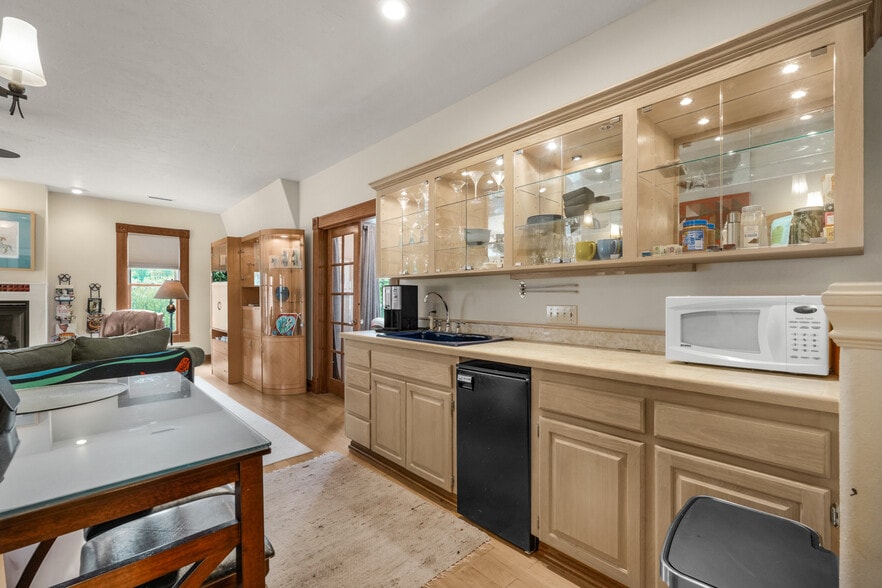 More Photos Of 233 SE 4th St, Pendleton Restaurant For Sale