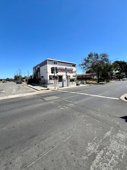More Photos Of 2901 Cutting Blvd, Richmond Storefront Retail Residential For Sale