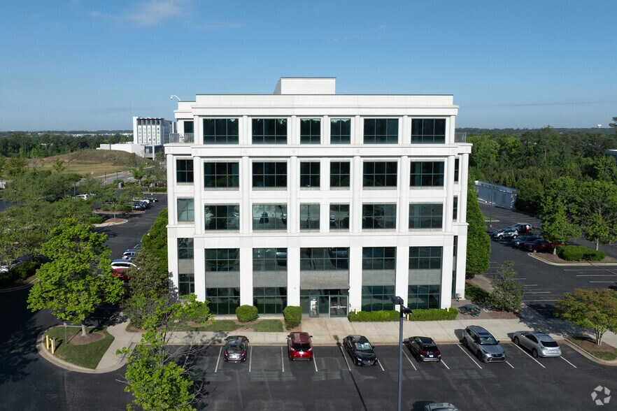 More Photos Of 8041 Arco Corporate Dr, Raleigh Office For Lease