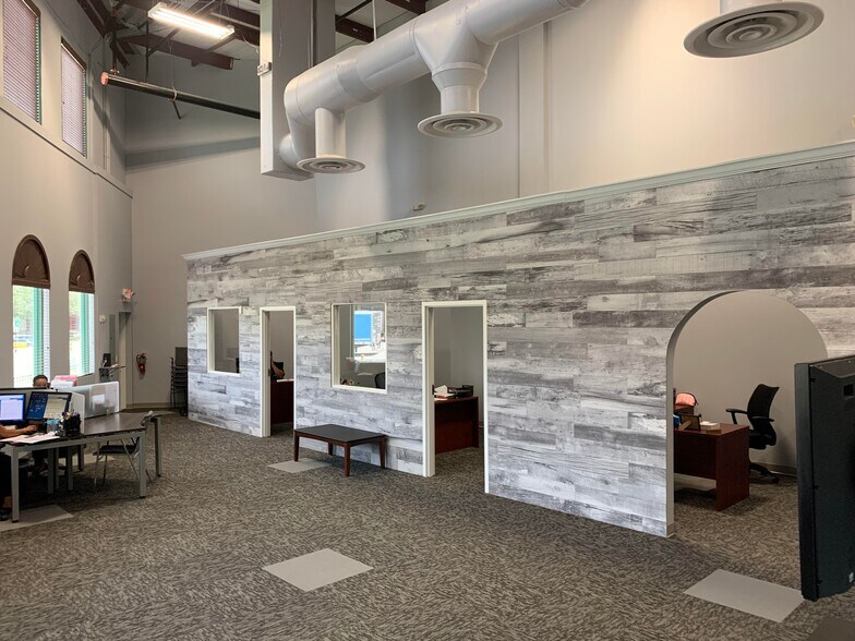 More Photos Of 6881 Kingspointe Pky, Orlando Flex For Sale