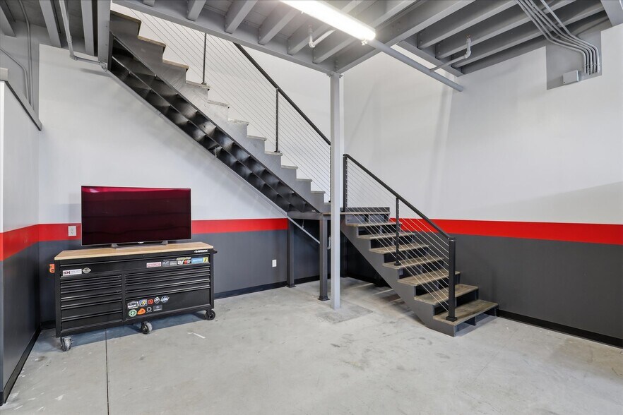 More Photos Of 6767 All Stars Ave, Frisco Showroom For Sale