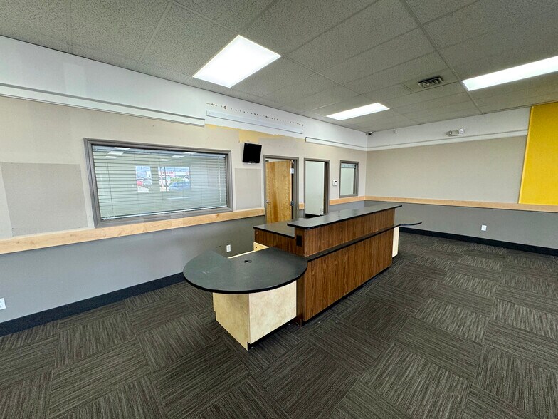 More Photos Of 1731 S 1st St, Yakima General Retail For Sale