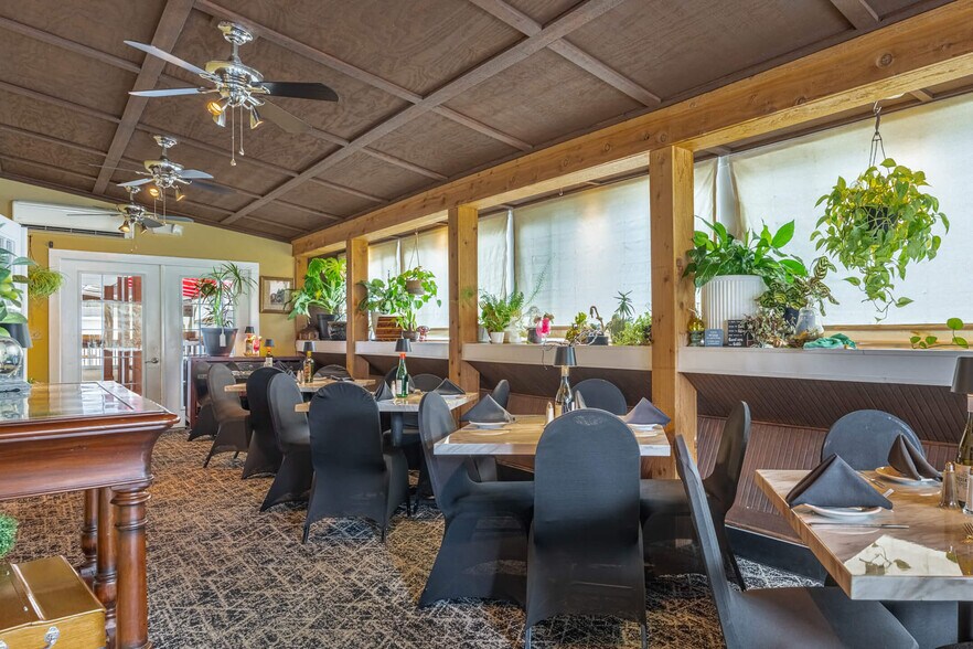 More Photos Of 227 E Cecil St, Springfield Restaurant For Sale