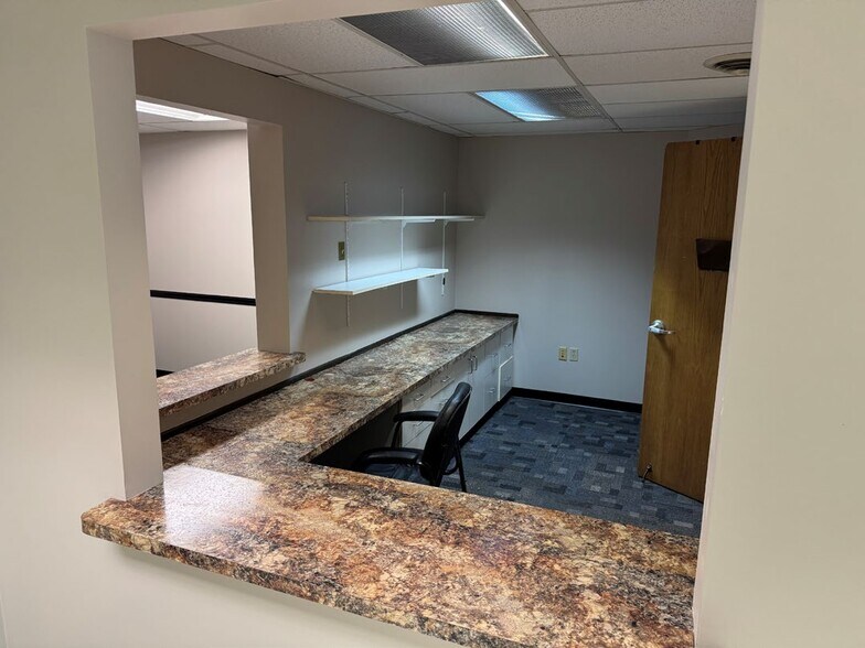 More Photos Of 111 N Main St, Janesville Medical For Lease